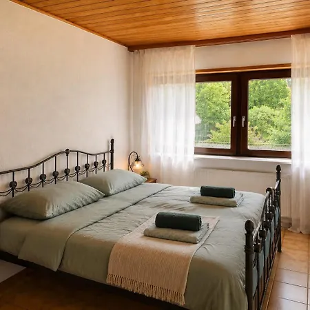 Odw Homes - Large With Three And Garden