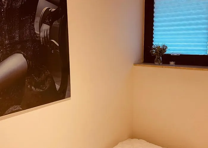 Odw Homes - Large With Three And Garden *