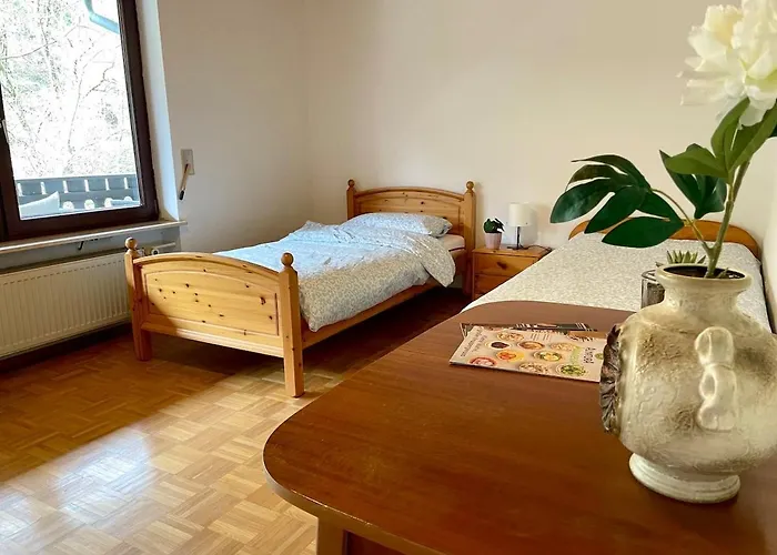 Odw Homes - Large With Three And Garden